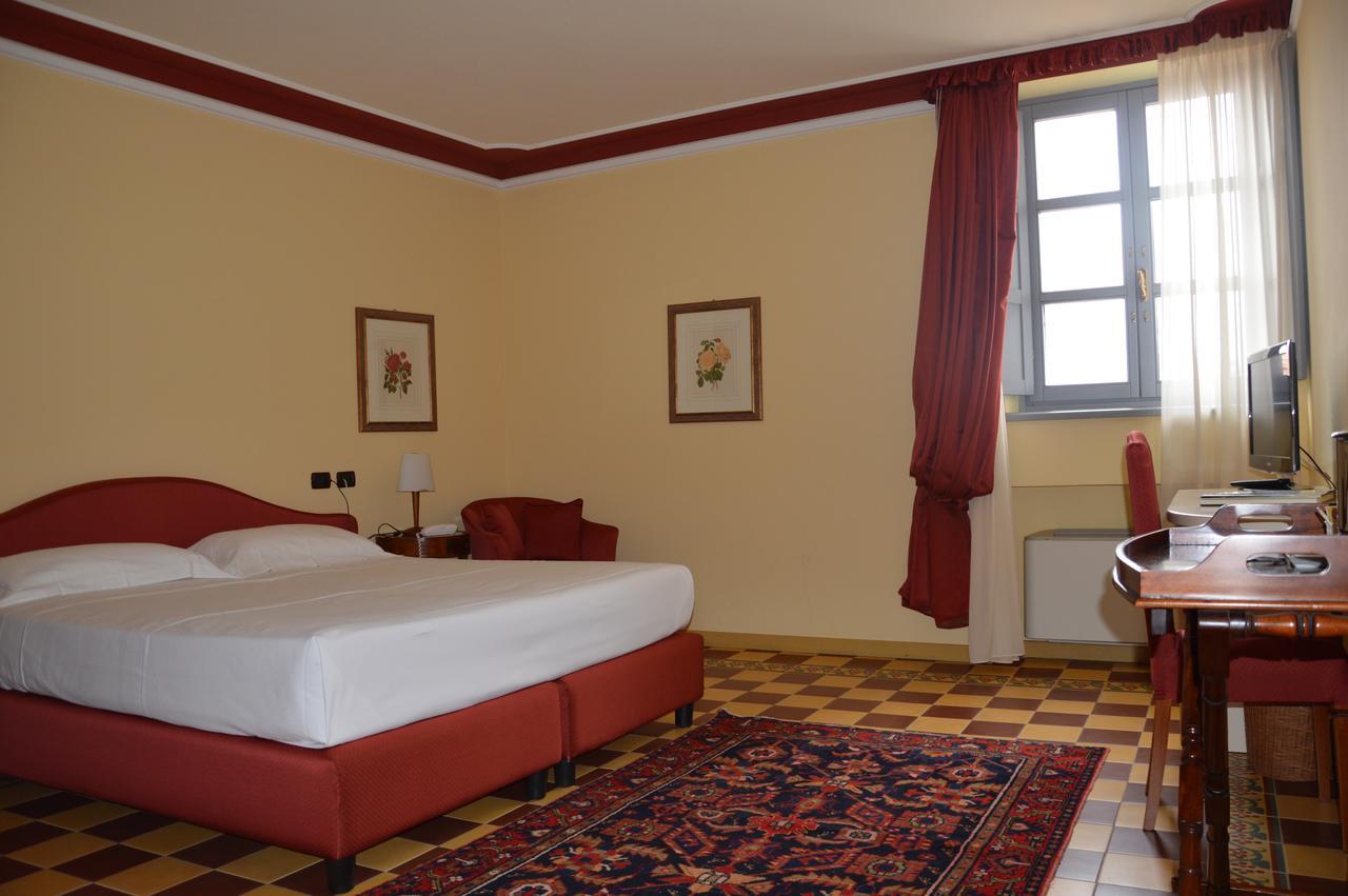 Albergo Castiglione Langhe Castiglione Tinella Bagian luar foto
