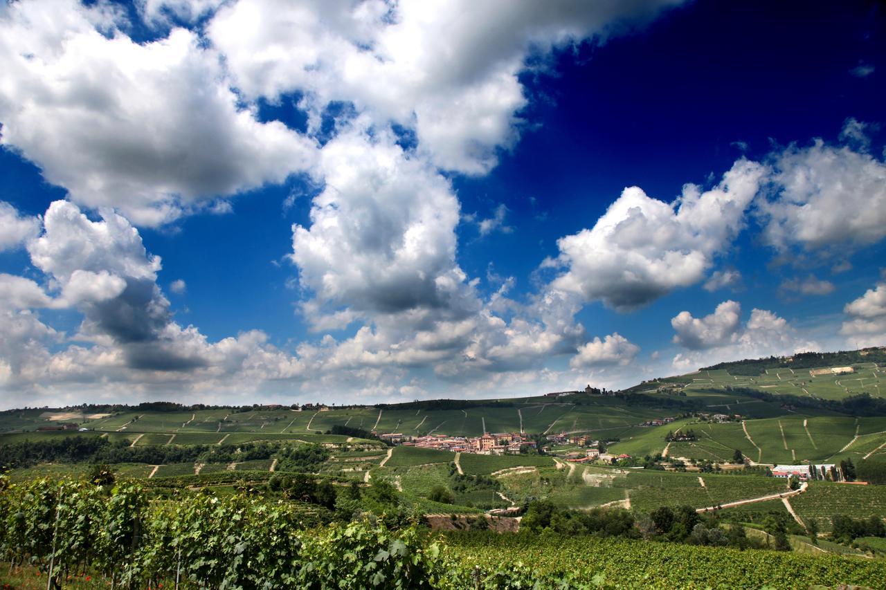 Albergo Castiglione Langhe Castiglione Tinella Bagian luar foto