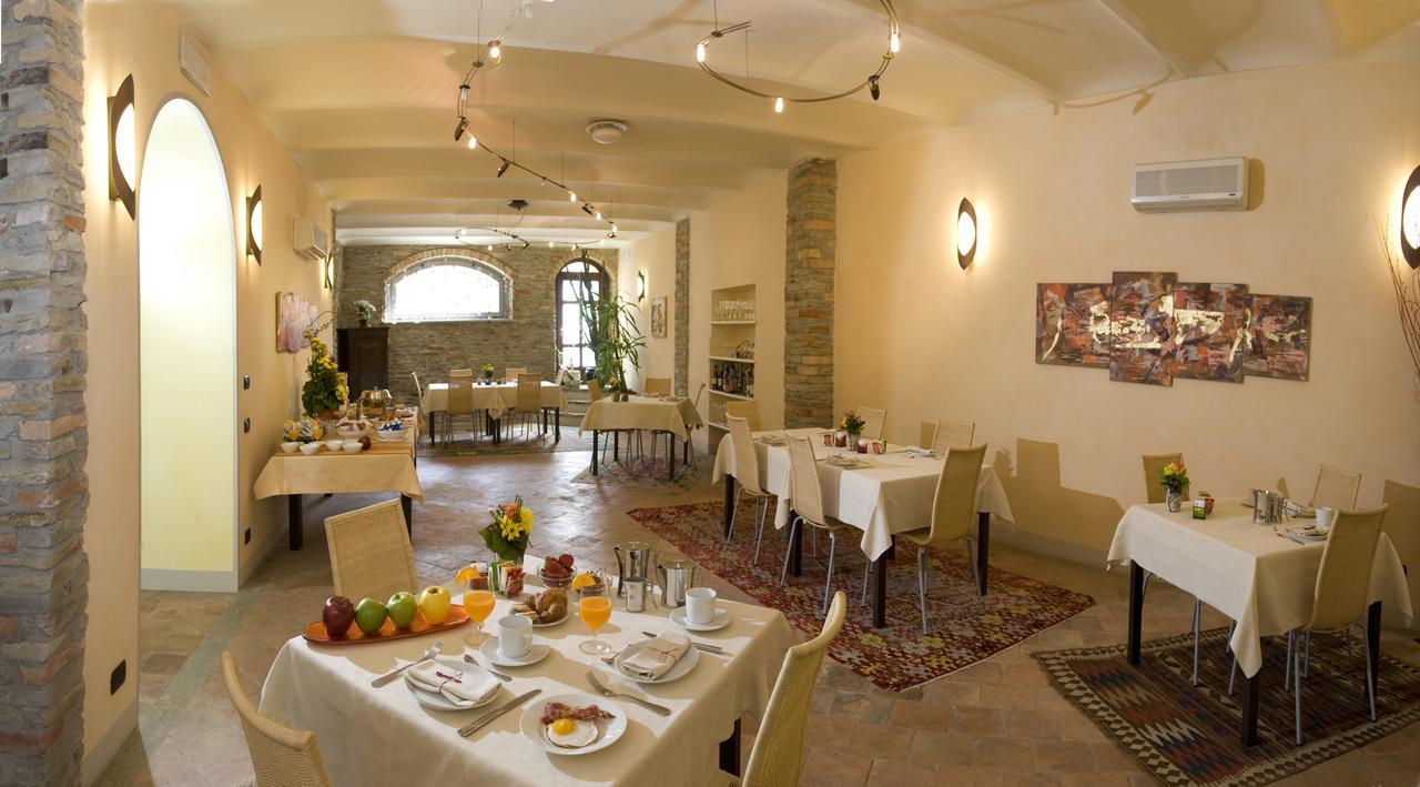 Albergo Castiglione Langhe Castiglione Tinella Bagian luar foto