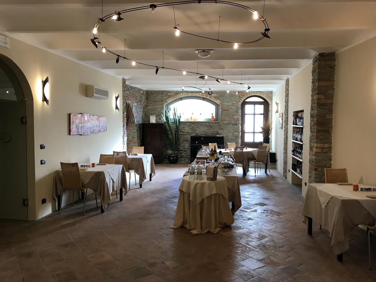 Albergo Castiglione Langhe Castiglione Tinella Bagian luar foto