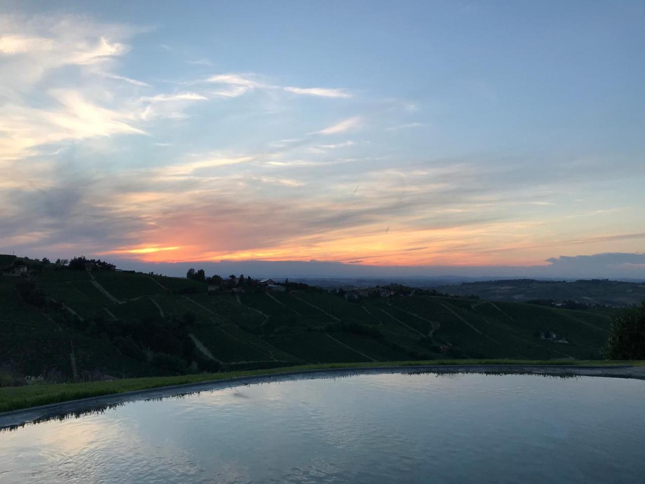 Albergo Castiglione Langhe Castiglione Tinella Bagian luar foto