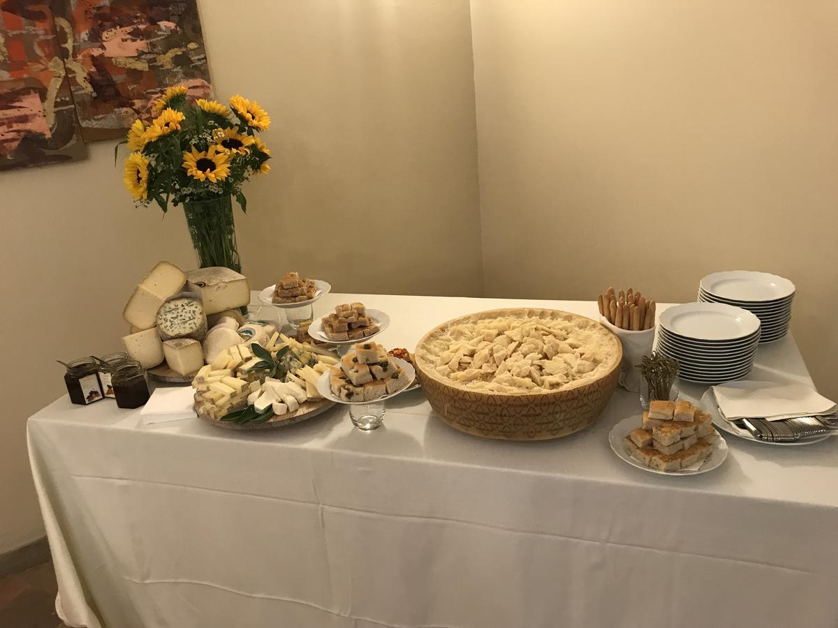 Albergo Castiglione Langhe Castiglione Tinella Bagian luar foto